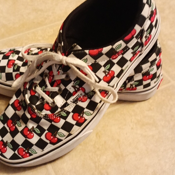 vans checkerboard cherry